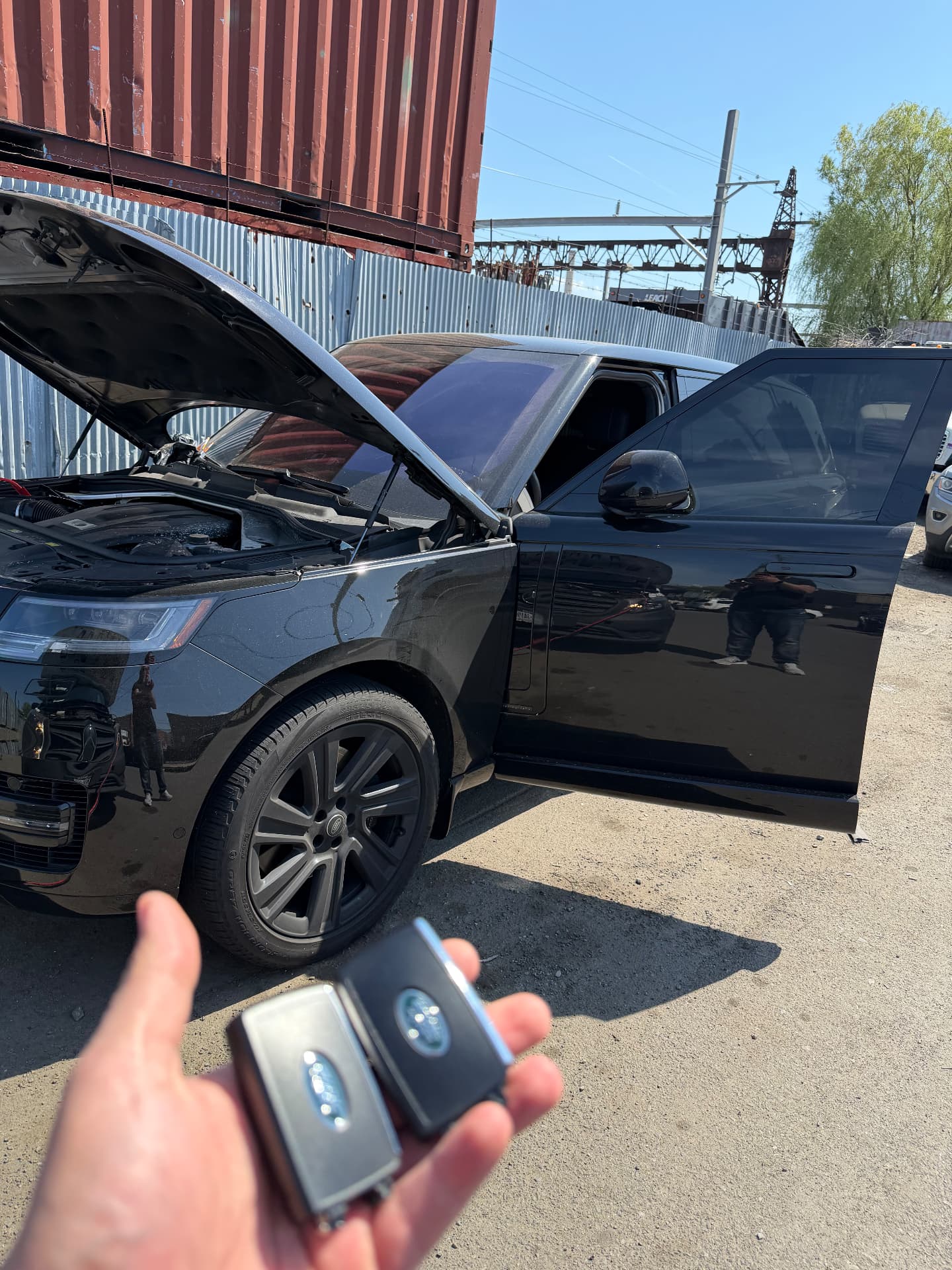 Range Rover smart keys programmed beside the vehicle